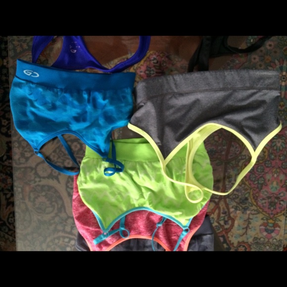 7 prs Size S Bra bundle - Picture 4 of 5